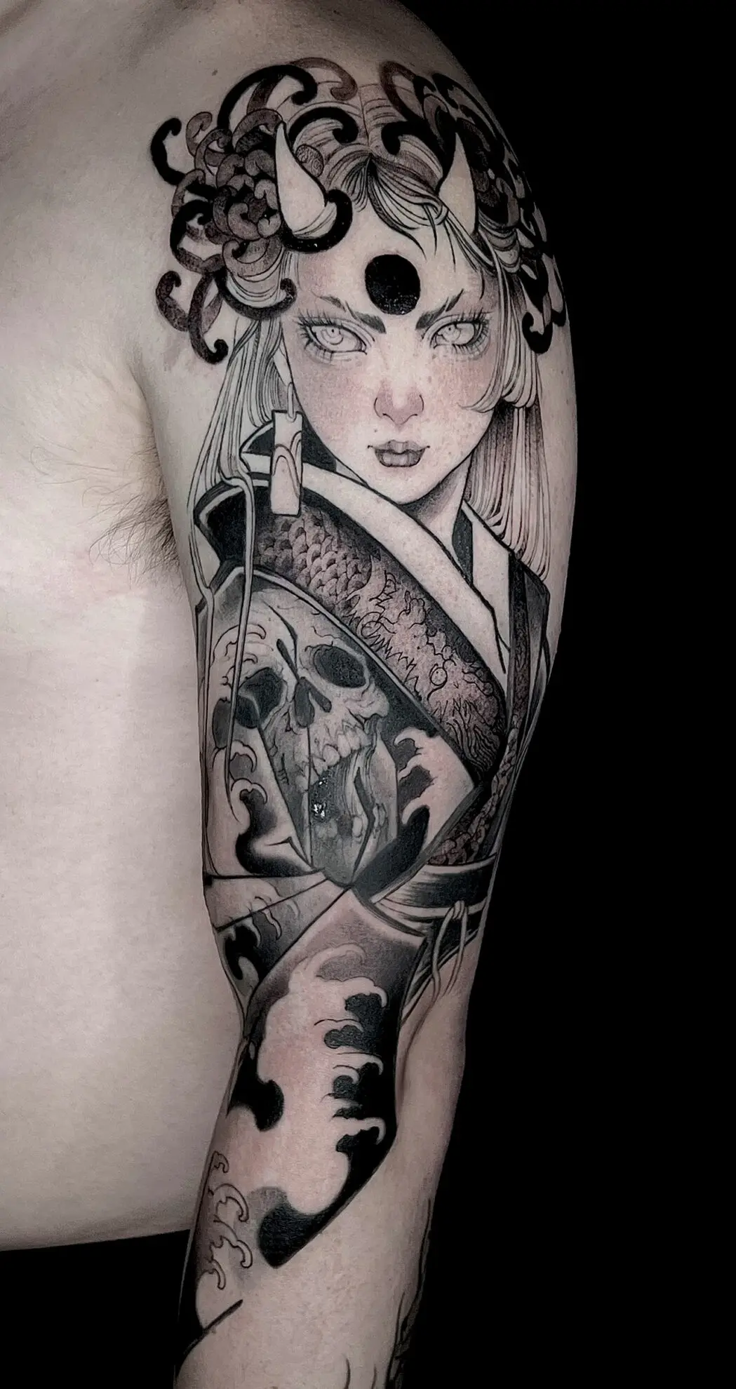 Tattoo by Sakura, @sakuratattoos